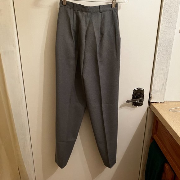 GLENSPORT size 3 grey pant suit - Picture 10 of 14